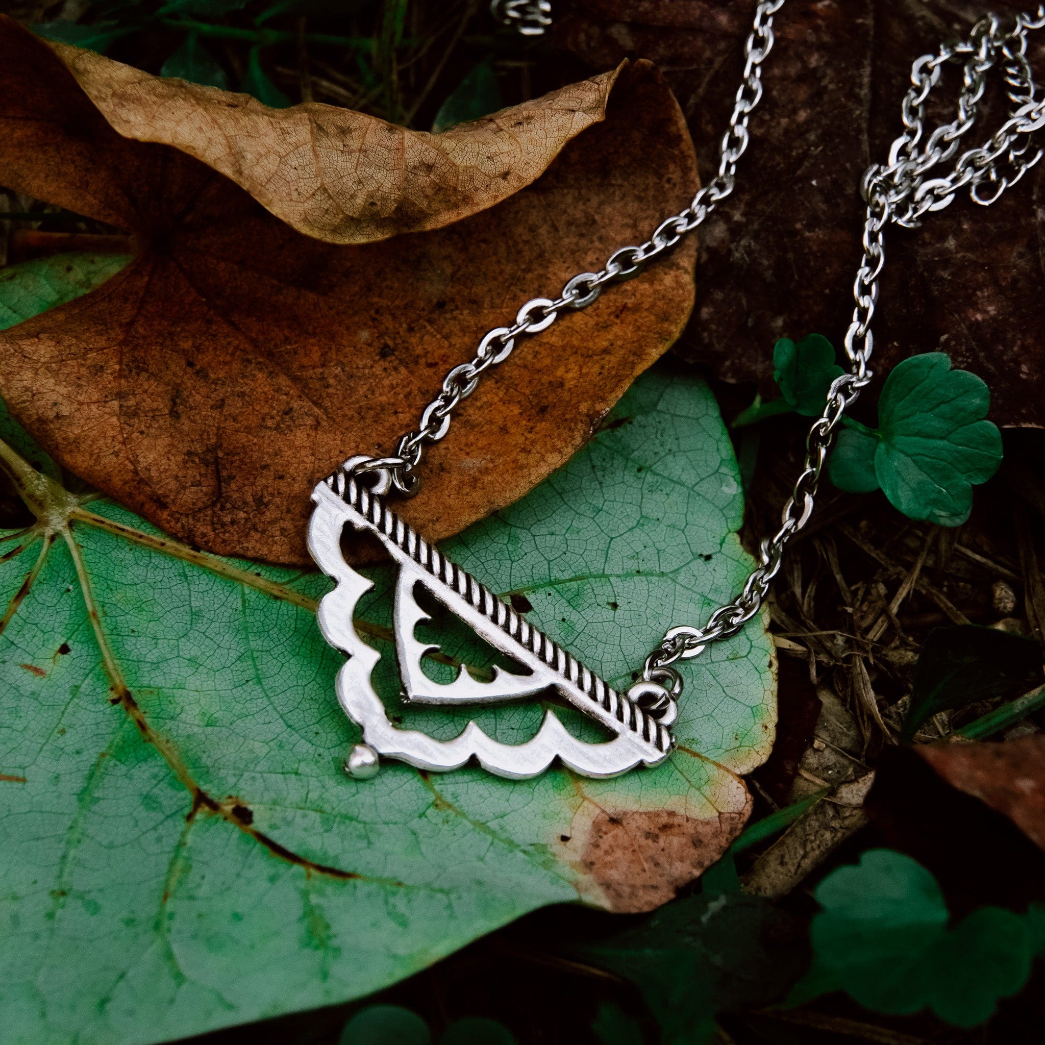 Three sisters mountain on sale necklace