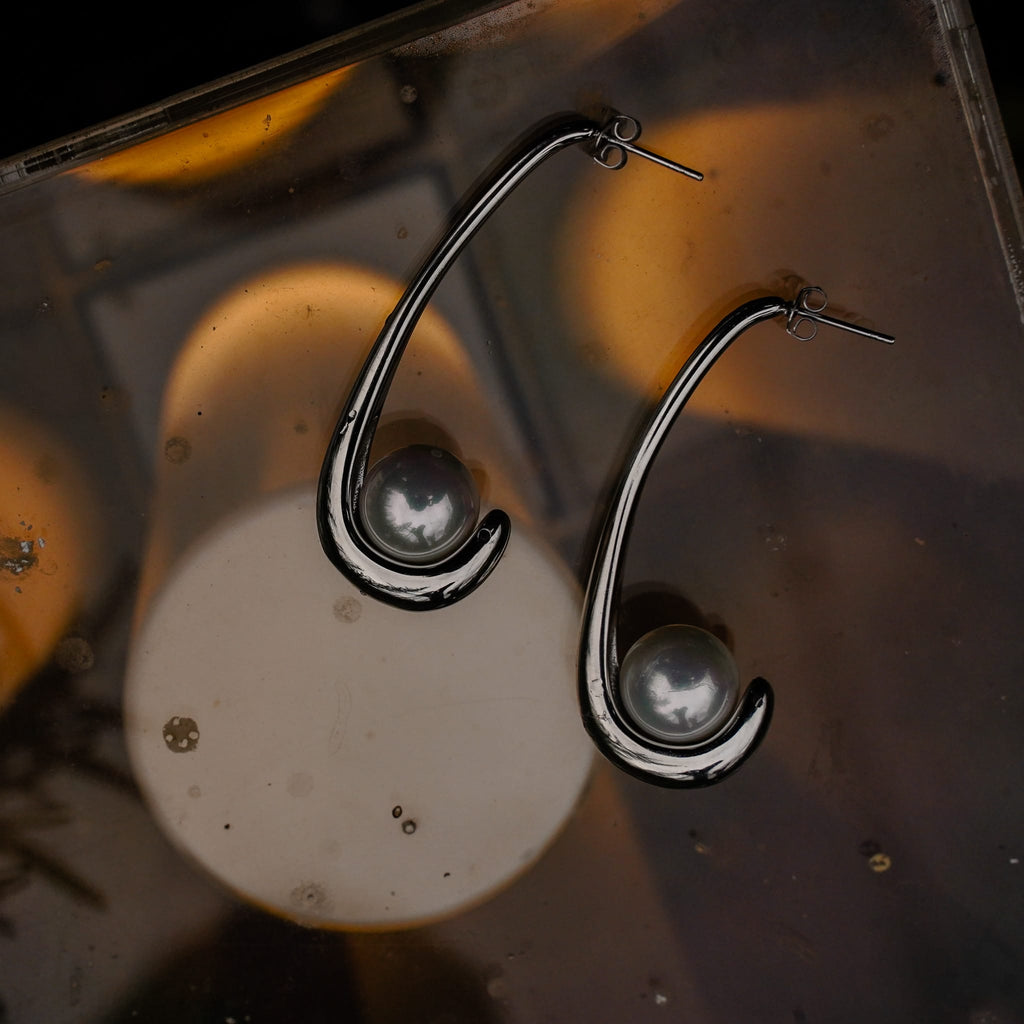 Earrings Pearl Me Babe Earrings