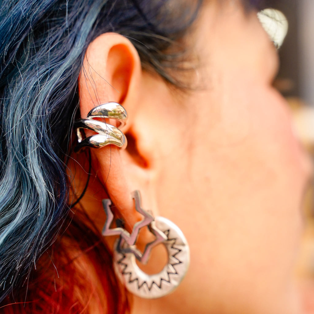 Earrings Twisted Kiss Ear Cuff
