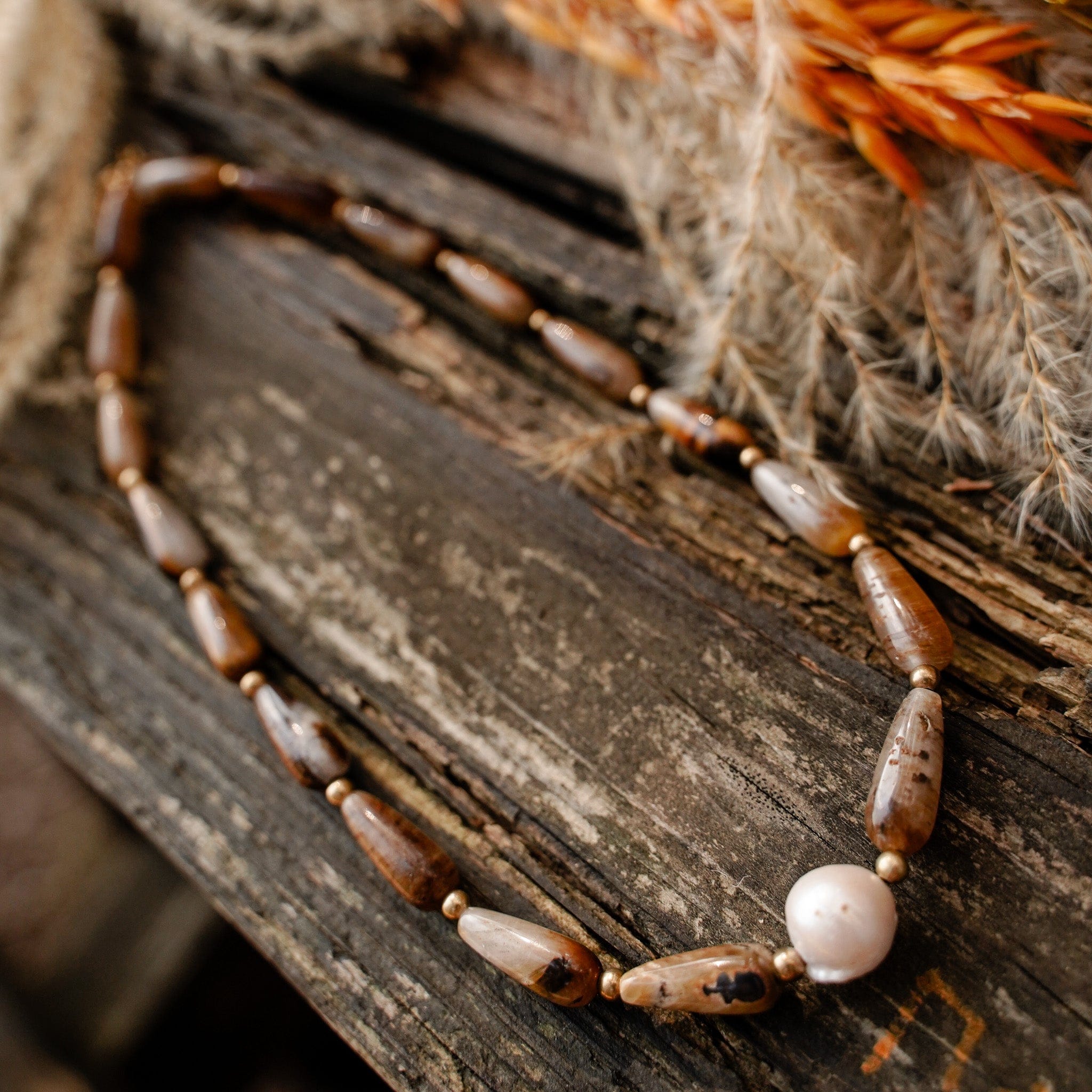 Necklaces Earth & Pearl Necklace