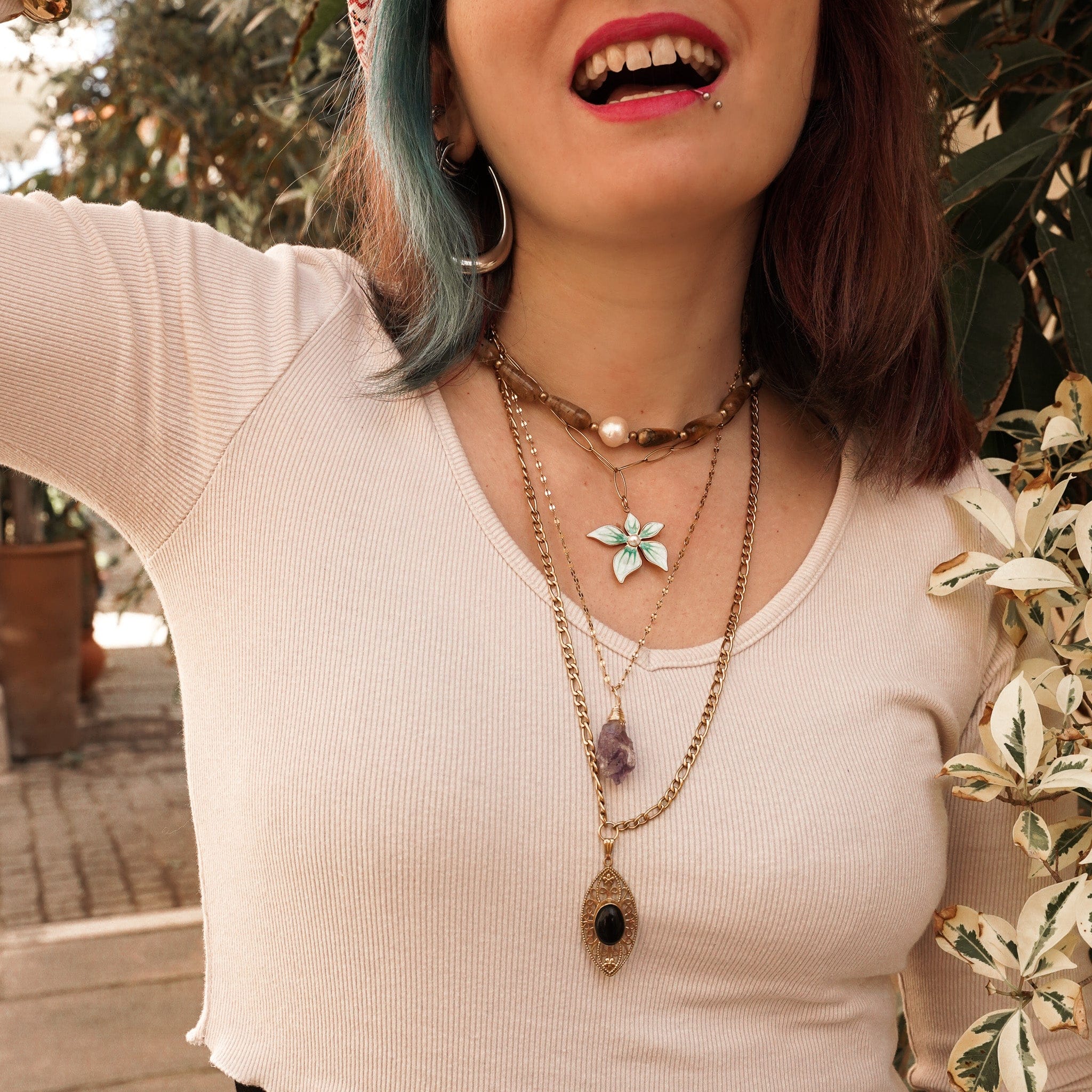 Necklaces Earth & Pearl Necklace