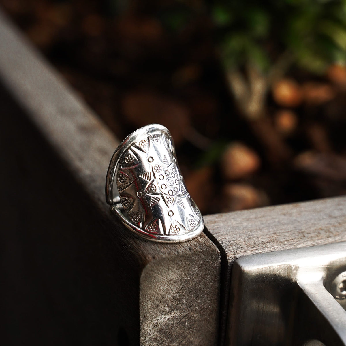 Rings Iron Petals Ring