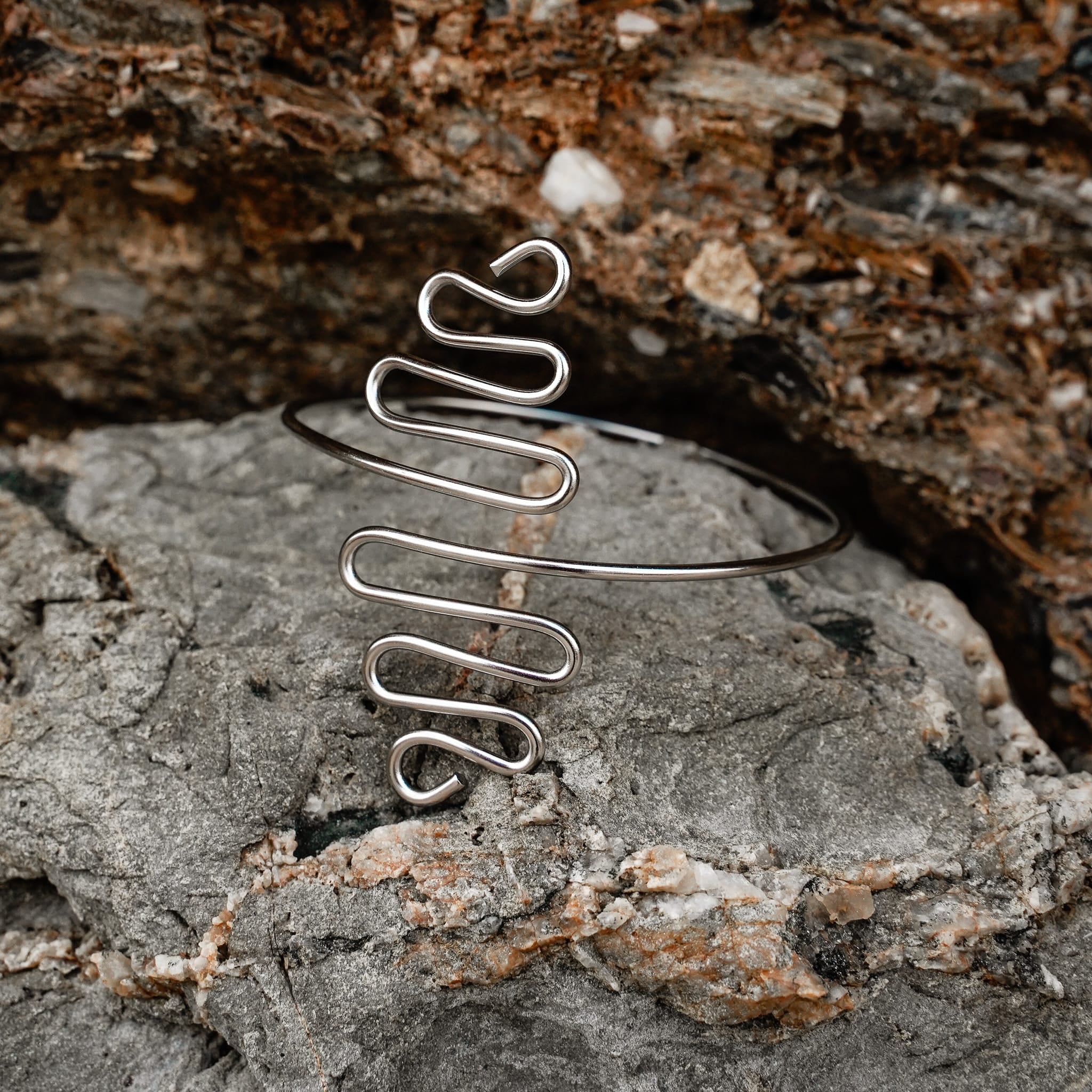 Zigzag Arm Cuff